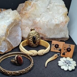 Elegant Gold and Black Jewelry Set